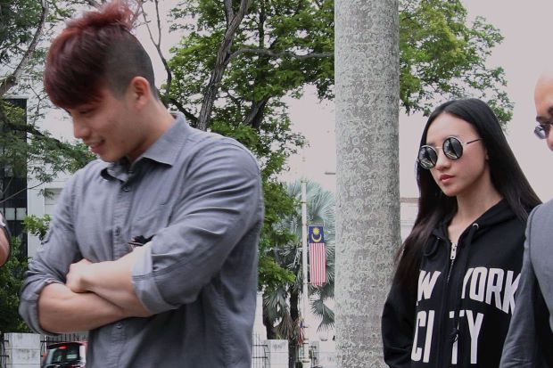 2 model fotografi pengantin separuh bogel didenda RM400