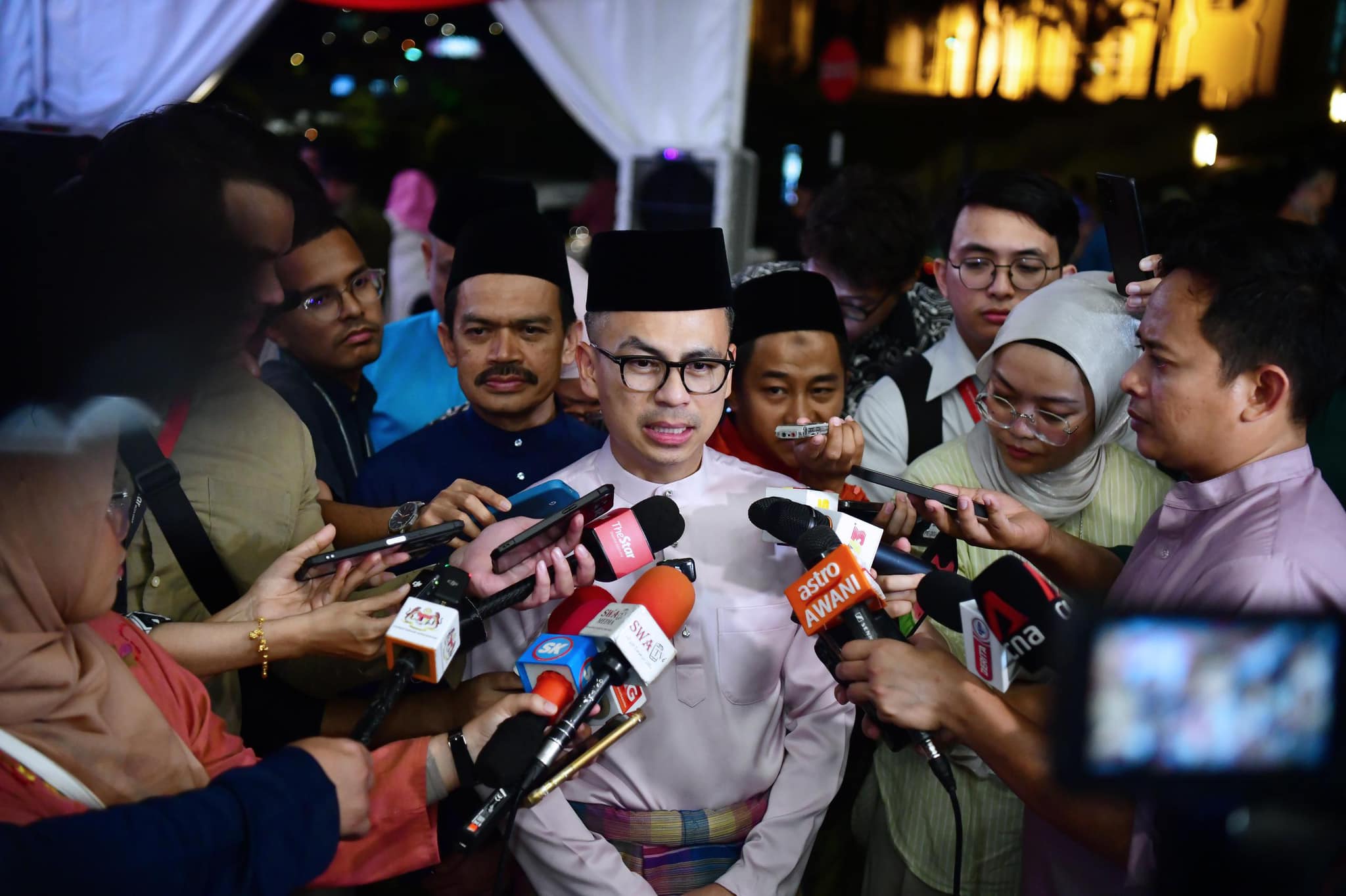 ‘Bukan bailout,’ ia pelaburan strategik – Fahmi pertahan suntikan RM1.1 bilion kerajaan dalam Sapura