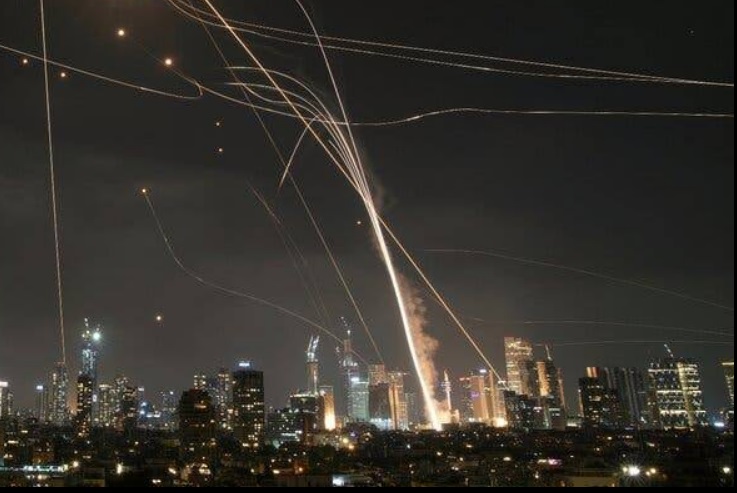 Sistem pertahanan udara Iran bertindak balas terhadap serangan Israel