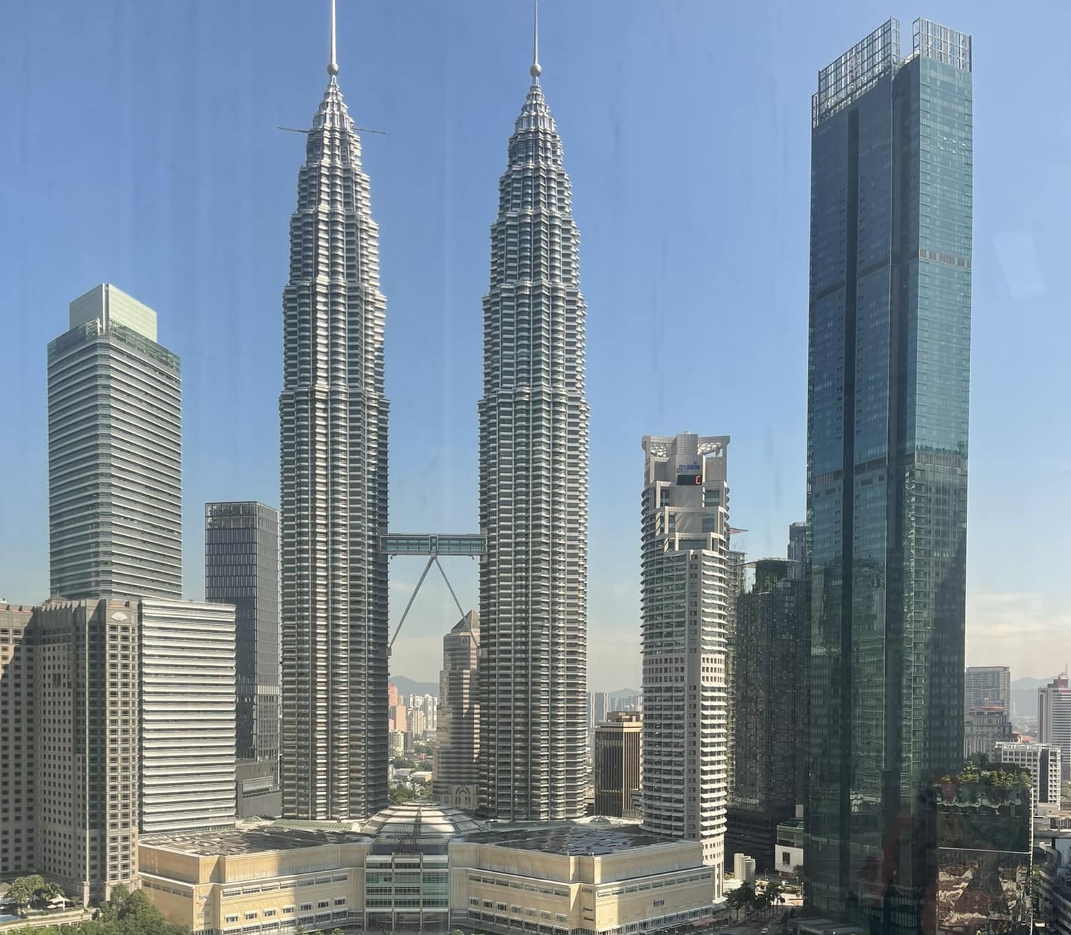 Pemberhentian petugas Petronas babit pekerja kontrak – PM Anwar