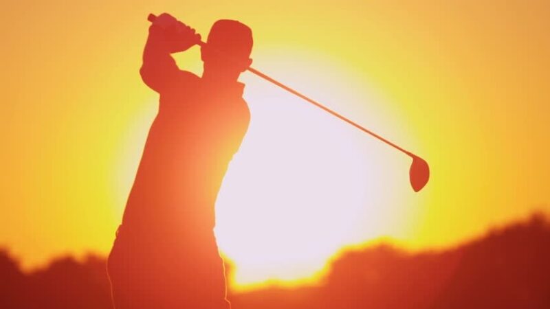 Golf di tengah panas. Minuman apa terbaik untuk kekal cergas dan sihat?