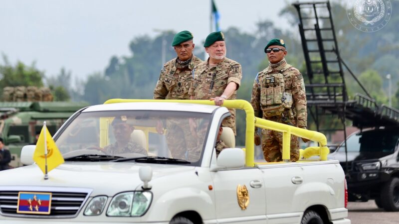 Agong titah kerajaan batalkan cadangan pembelian helikopter berusia lebih 30 tahun
