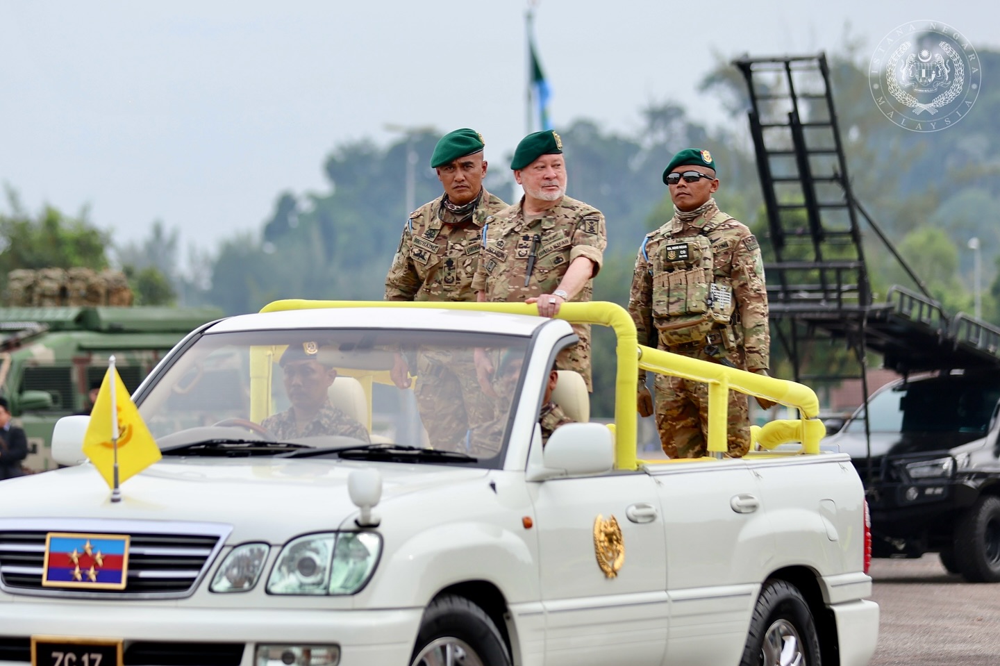 Agong titah kerajaan batalkan cadangan pembelian helikopter berusia lebih 30 tahun