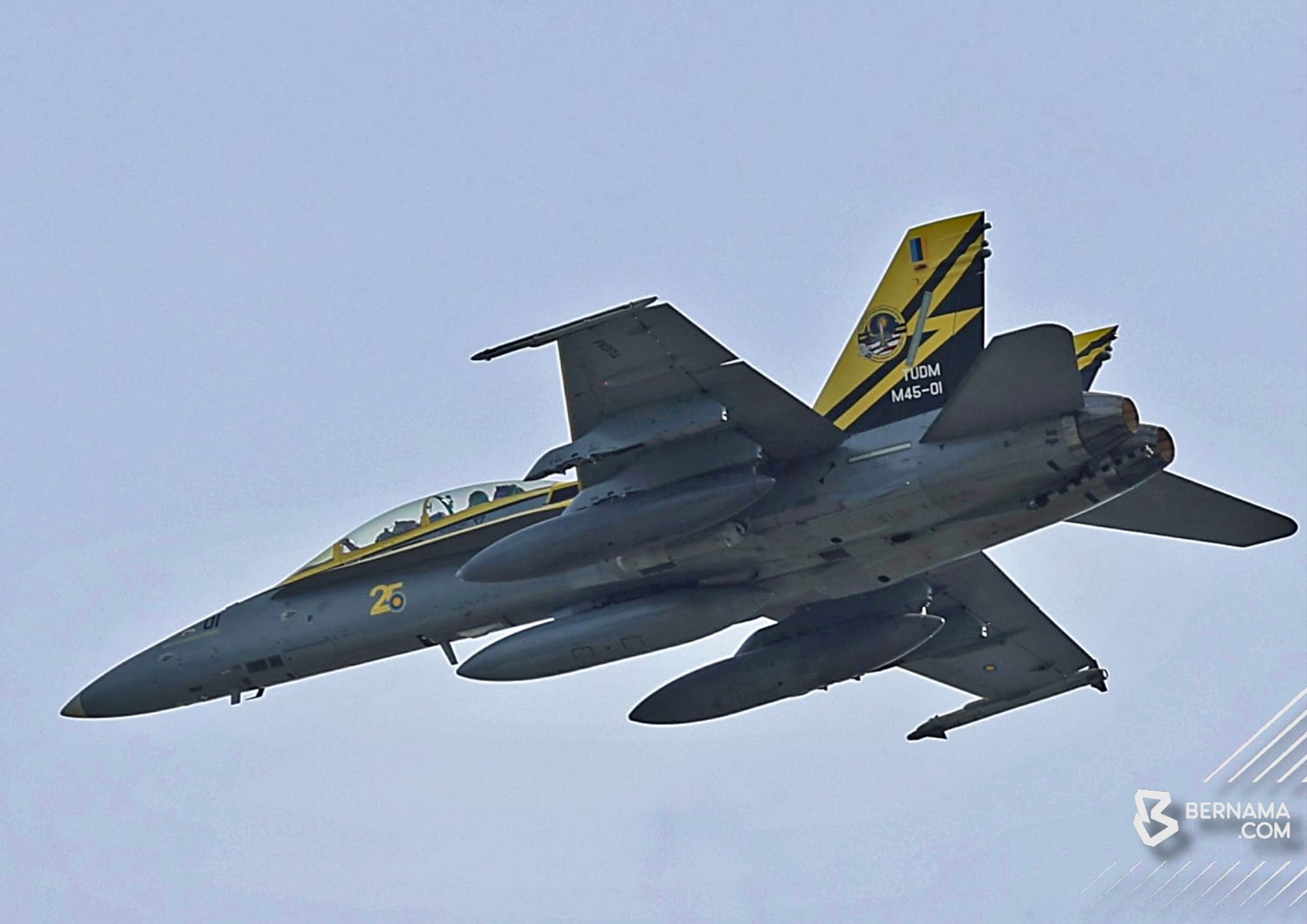 Dua juruterbang TUDM terlibat kemalangan pesawat F/A-18D Hornet selamat