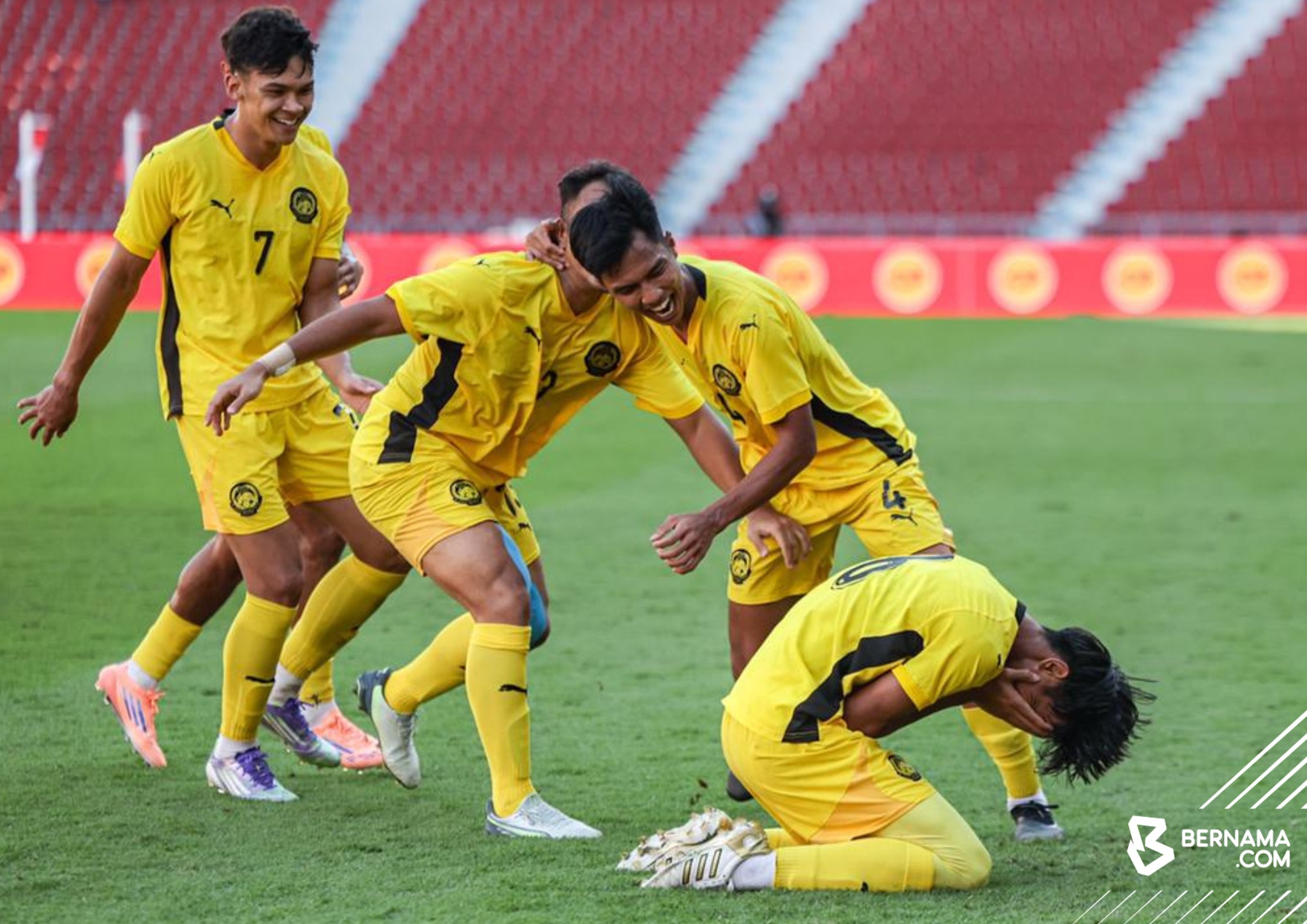 “Ada yang balik bertongkat, berbalut dan cedera..,” – Nafuzi Zain hargai pengorbanan pemain Malaysia B-23 sumbang gangsa