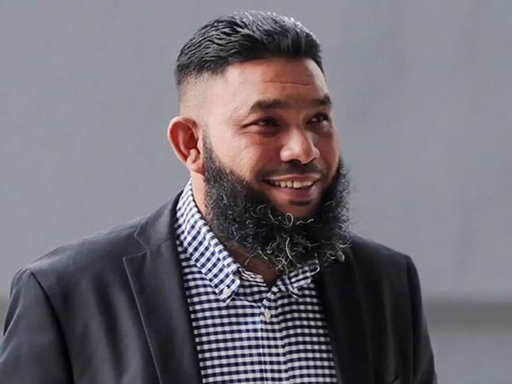 Papagomo didakwa terima sumbangan bayar saman Anwar tanpa kemas kini perniagaan